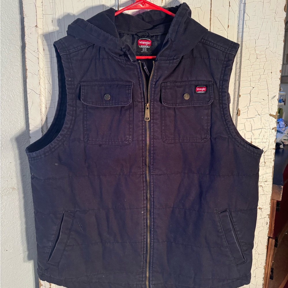 Wrangler Men's Black Hooded Vest